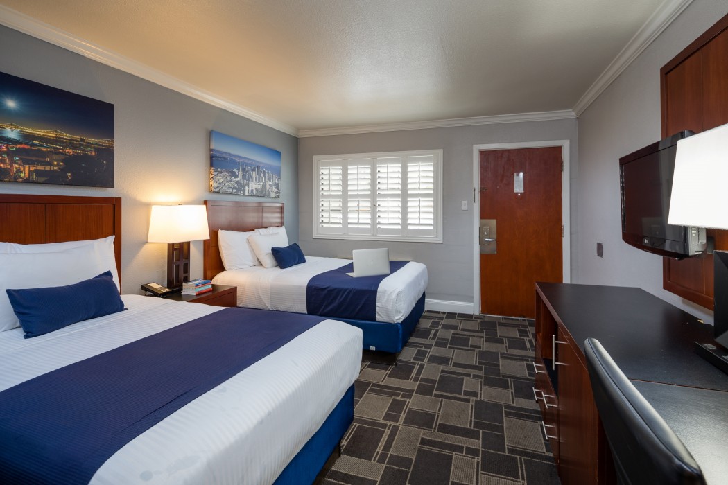2 Double Beds Non Smoking